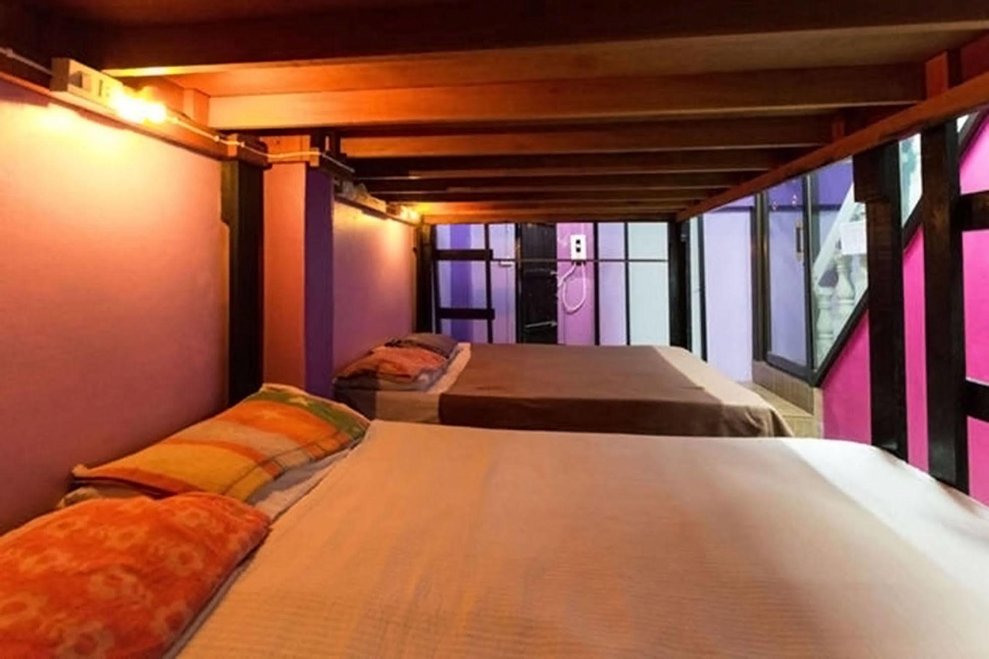 Wild & Wandering Backpacker Hostel & Bar Haad Rin Exterior foto